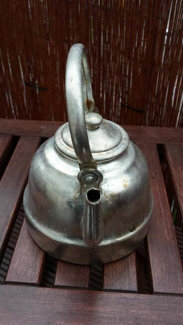 Stary czajnik aluminiowy retro vintage