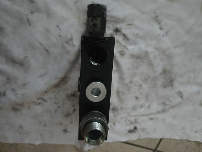 Zamek hydrauliczny siłownika HIAB R930066197, 350 Bar