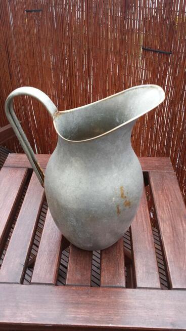 Stary aluminiowy dzbanek karafka retro vintage