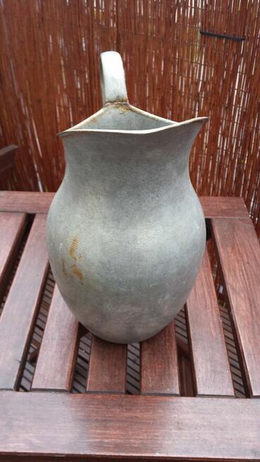 Stary aluminiowy dzbanek karafka retro vintage