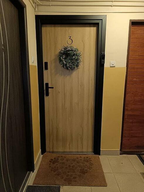 Mieszkanie 2pokoje, balkon 1wsze piętro.