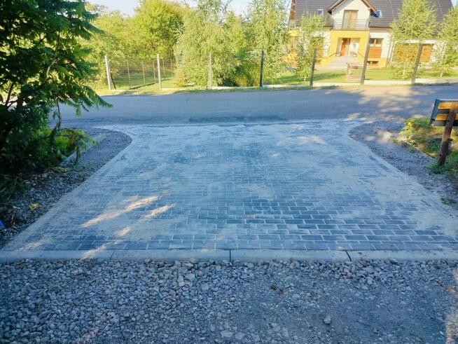 Usługi minikoparką, układanie kostki, drenaże