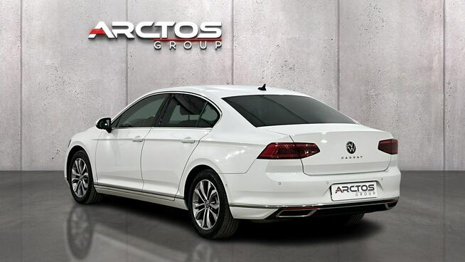 Volkswagen Passat 2.0 TSI Elegance DSG sedan