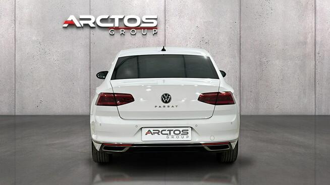 Volkswagen Passat 2.0 TSI Elegance DSG sedan