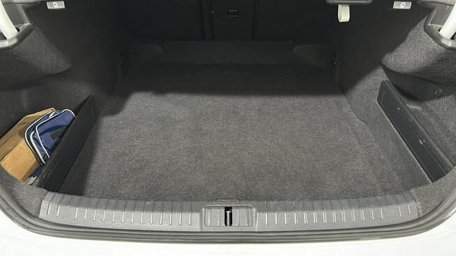 Volkswagen Passat 2.0 TSI Elegance DSG sedan