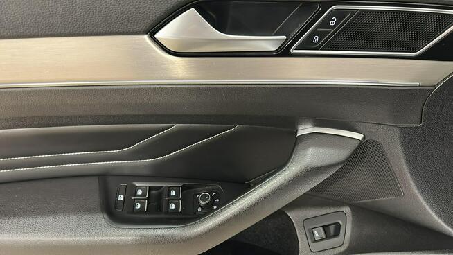 Volkswagen Passat 2.0 TSI Elegance DSG sedan