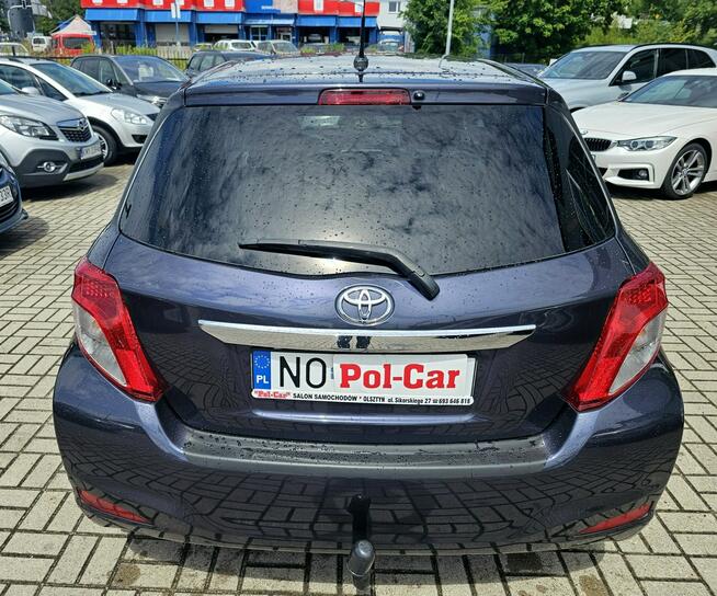 Kamera cofania, alufelgi, serwisoawany Toyota,