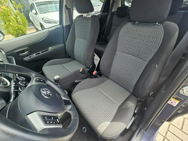 Kamera cofania, alufelgi, serwisoawany Toyota,