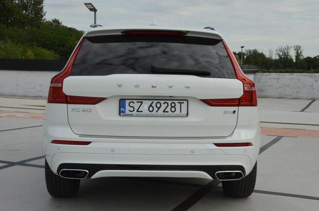 Volvo XC 60 R-Design AWD 211 KM aut. Panorama/Navi/Skóry/Kamera/El.fotele/Grzania