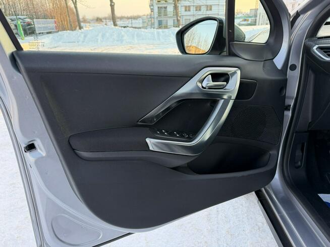 Peugeot 2008 1.2 / 110KM LED Nawigacja Półskóra Tempomat