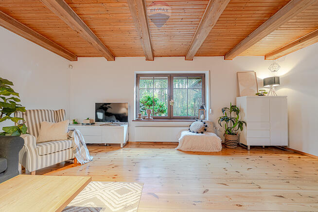 Leśny dom pośród jezior w Miedzichowie