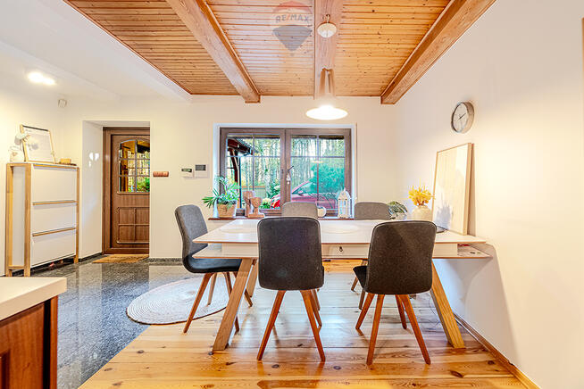 Leśny dom pośród jezior w Miedzichowie