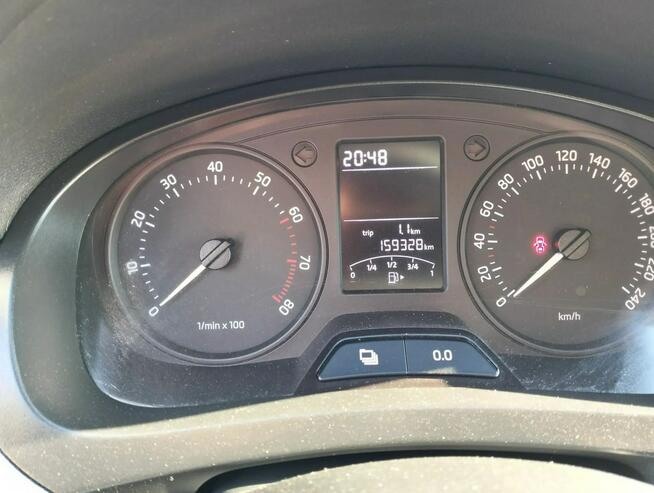 Škoda RAPID 1.2 Benzyna Zajerestrowany Serwisowana Oryginalny Przebieg