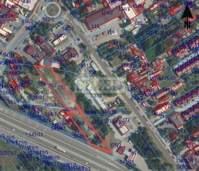 Okolice Auchan,przy trasie nr 7 wjazd do Łomianek