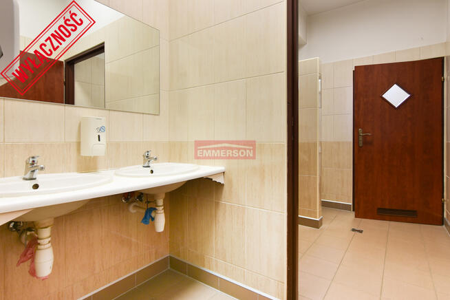 Kameralny budynek biurowy do wynajęcia. Usługi