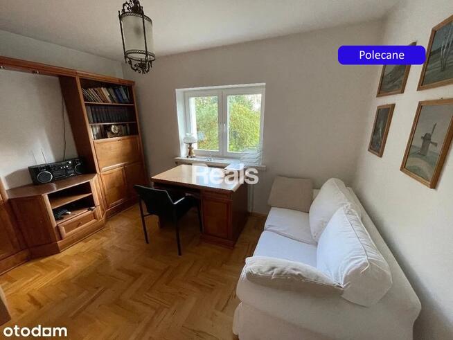 Wygodny dom w centrum Komorowa