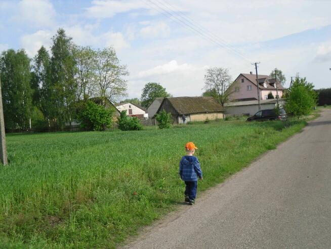 Sprzedam lub zamienię działkę z budynkami na mieszkanie.