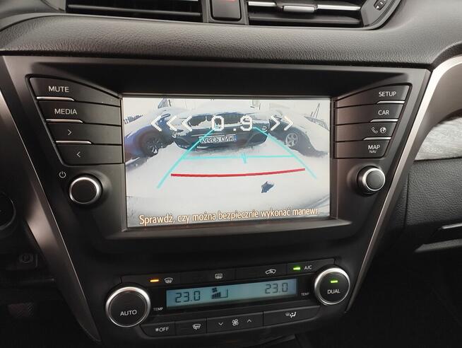TOYOTA AVENSIS PANORAMA NAVI KAMERA HAK