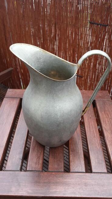 Stary aluminiowy dzbanek karafka retro vintage