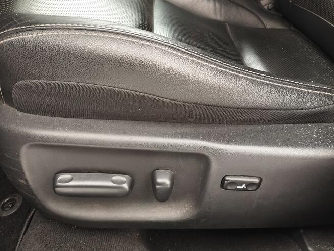 TOYOTA AVENSIS PANORAMA NAVI KAMERA HAK