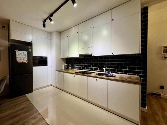 Klimatyzowane mieszkanie 70m2 z podwórkiem - Bezposrednio