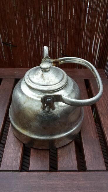 Stary czajnik aluminiowy retro vintage