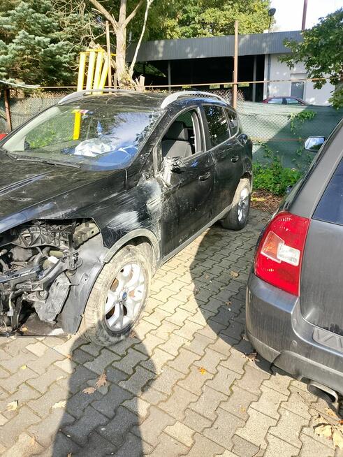 Ford Kuga uszkodzony