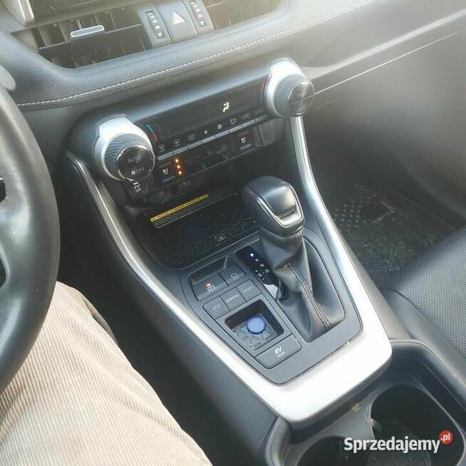 Toyota RAV4, Executive