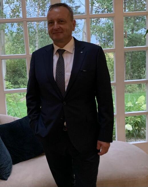 Miły dojrzały odpowiedzialny wdowiec pozna kobietę