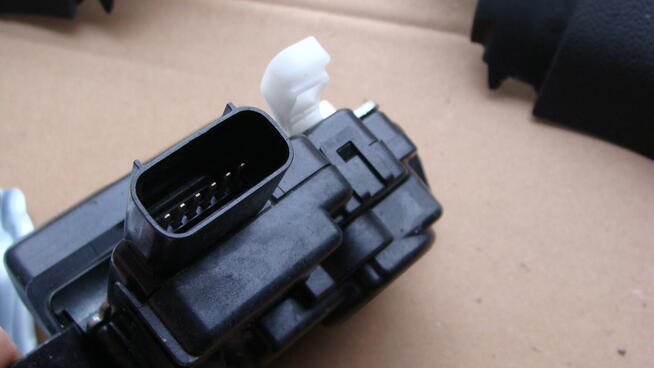 Hyundai Tucson zamek pokrywy bagażnika