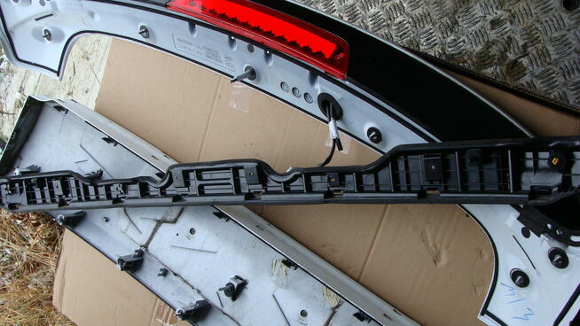 hyundai tucson listwa dolna zewnętrzna pokrywy bagażnika