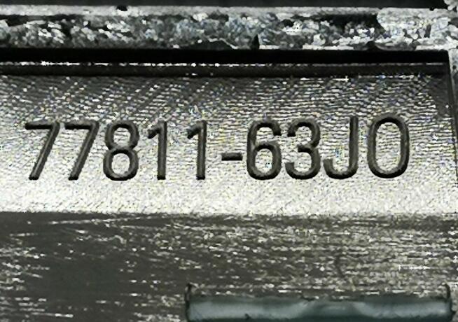 Emblemat znaczek logo Suzuki Vitara Swift Splash 77811-63J0