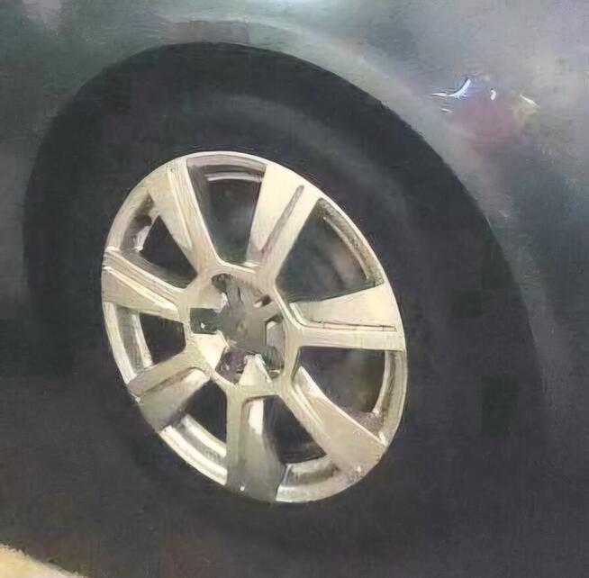 prawie nowe 4 opony wielosezonowe dunlop 225/50 R17