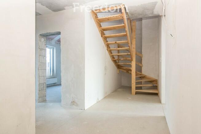 4 pokojowy, dwupoziomowy apartament, 84 m2