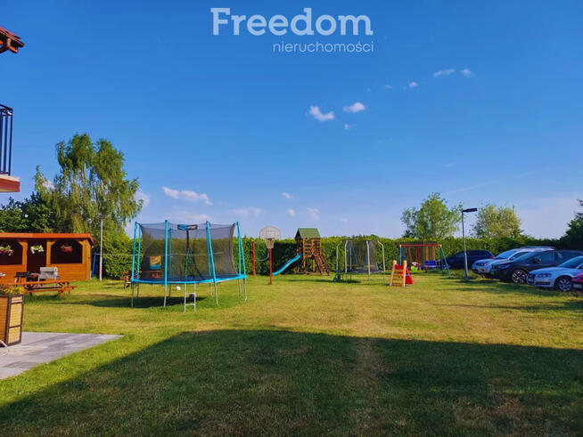 Atrakcyjny obiekt noclegowy na dużej działce.