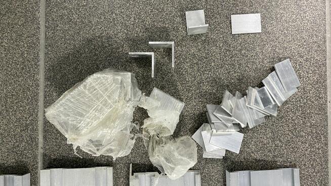 Listwa cokołowa przypodłogowa aluminiowa zlicowana ze ścianą