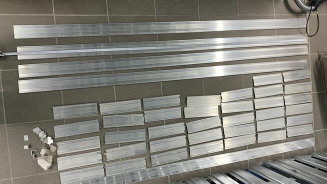 Listwa cokołowa przypodłogowa aluminiowa zlicowana ze ścianą