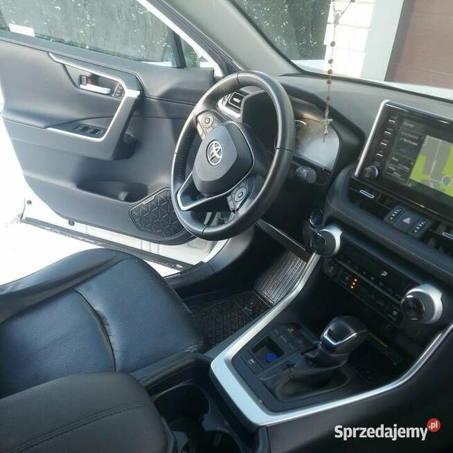 Toyota RAV4, Executive