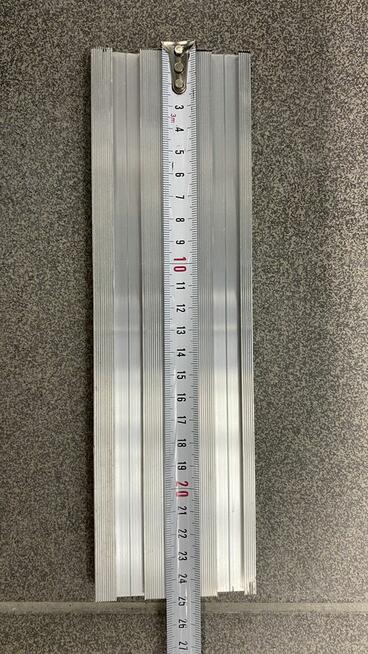 Listwa cokołowa przypodłogowa aluminiowa zlicowana ze ścianą