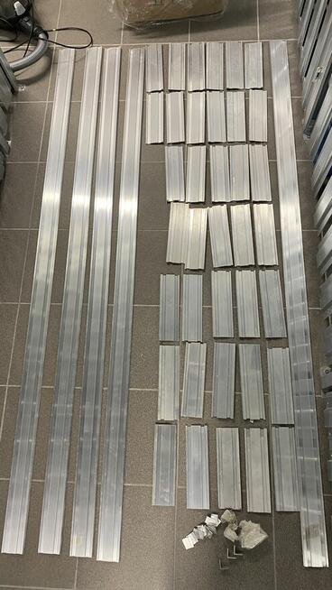 Listwa cokołowa przypodłogowa aluminiowa zlicowana ze ścianą