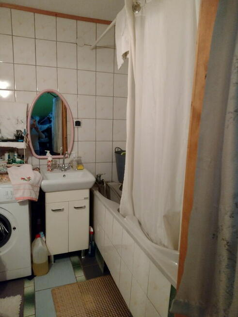 Sprzedam nieruchomość z zabudowaniami gospodarczymi i polem