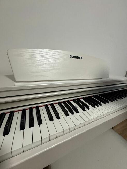 Pianino DYNATONE
