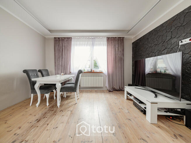 Dom Marki Celinówek, Okólna