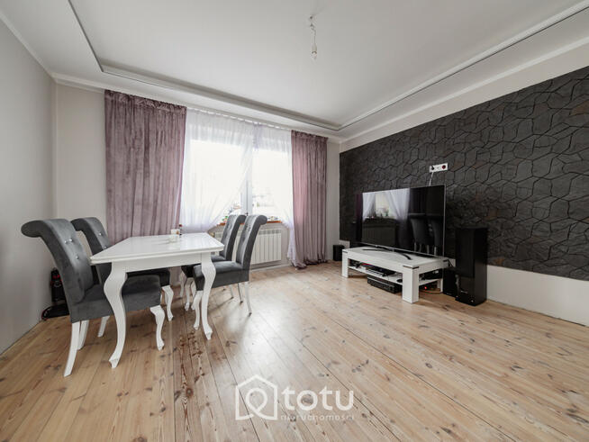 Dom Marki Celinówek, Okólna