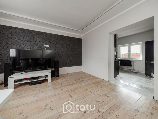 Dom Marki Celinówek, Okólna