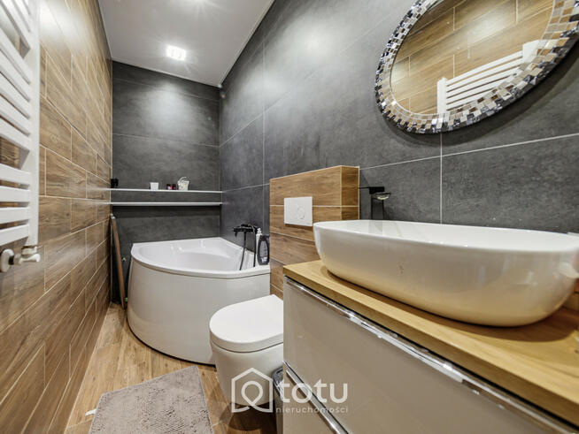 Dom Marki Celinówek, Okólna