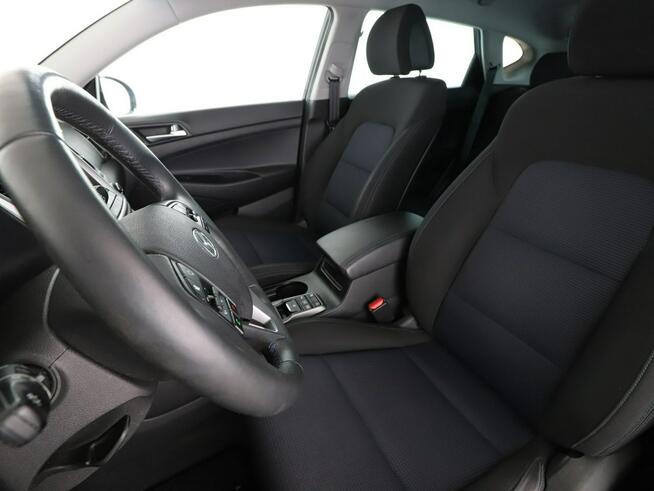 Hyundai Tucson 177KM Automat Hak Navi Czujniki parkowania Klimatyzacja podgrzewane fo