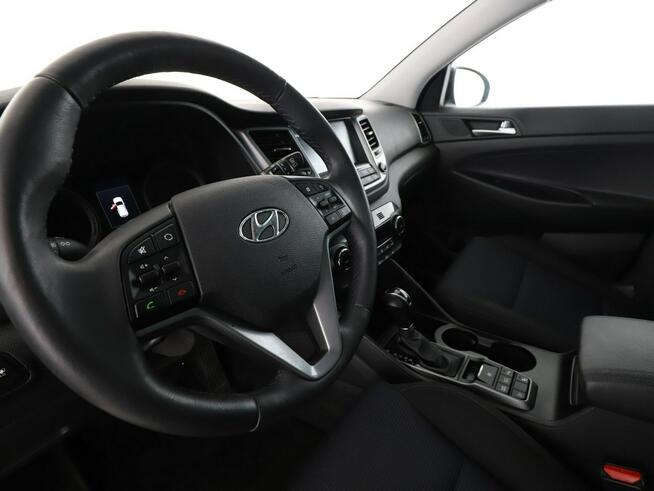 Hyundai Tucson 177KM Automat Hak Navi Czujniki parkowania Klimatyzacja podgrzewane fo
