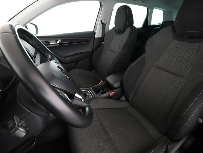 Škoda Karoq DSG klima auto grzane fotele navi panorama czujniki parkowania