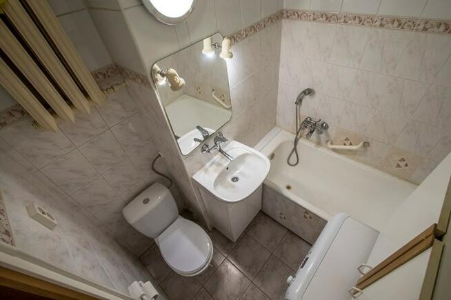 2 pokoje blisko st. metra Stokłosy- Hawajska 20